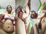 Horny Desi Bhabhi Fingering
