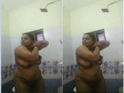 Desi Big Boob Bhabhi Bathing