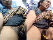 Horny Desi Girl Masturbating
