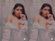 Sexy Desi Girl Shows Nude Body and bathing part 2