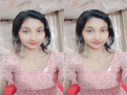 Sexy Indian mall Shows Boobs